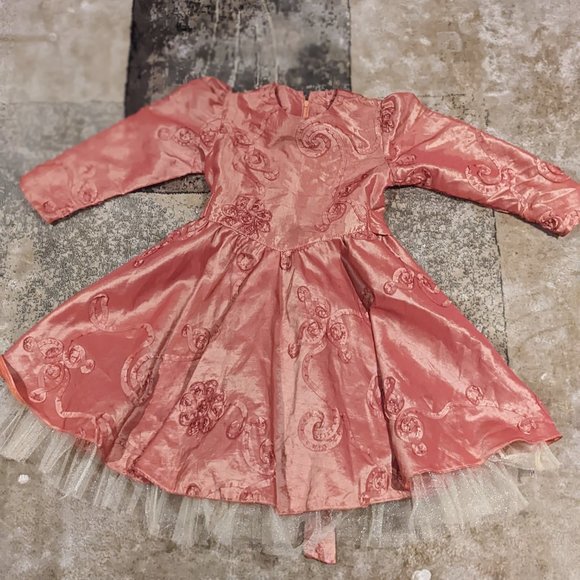 Red Dress - Picture 3 of 9